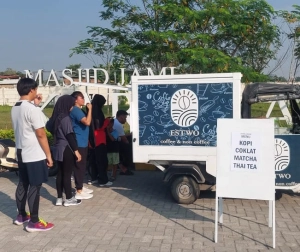 Es Two Coffee di Karawang Hadirkan Sensasi Baru Coffee On The Road